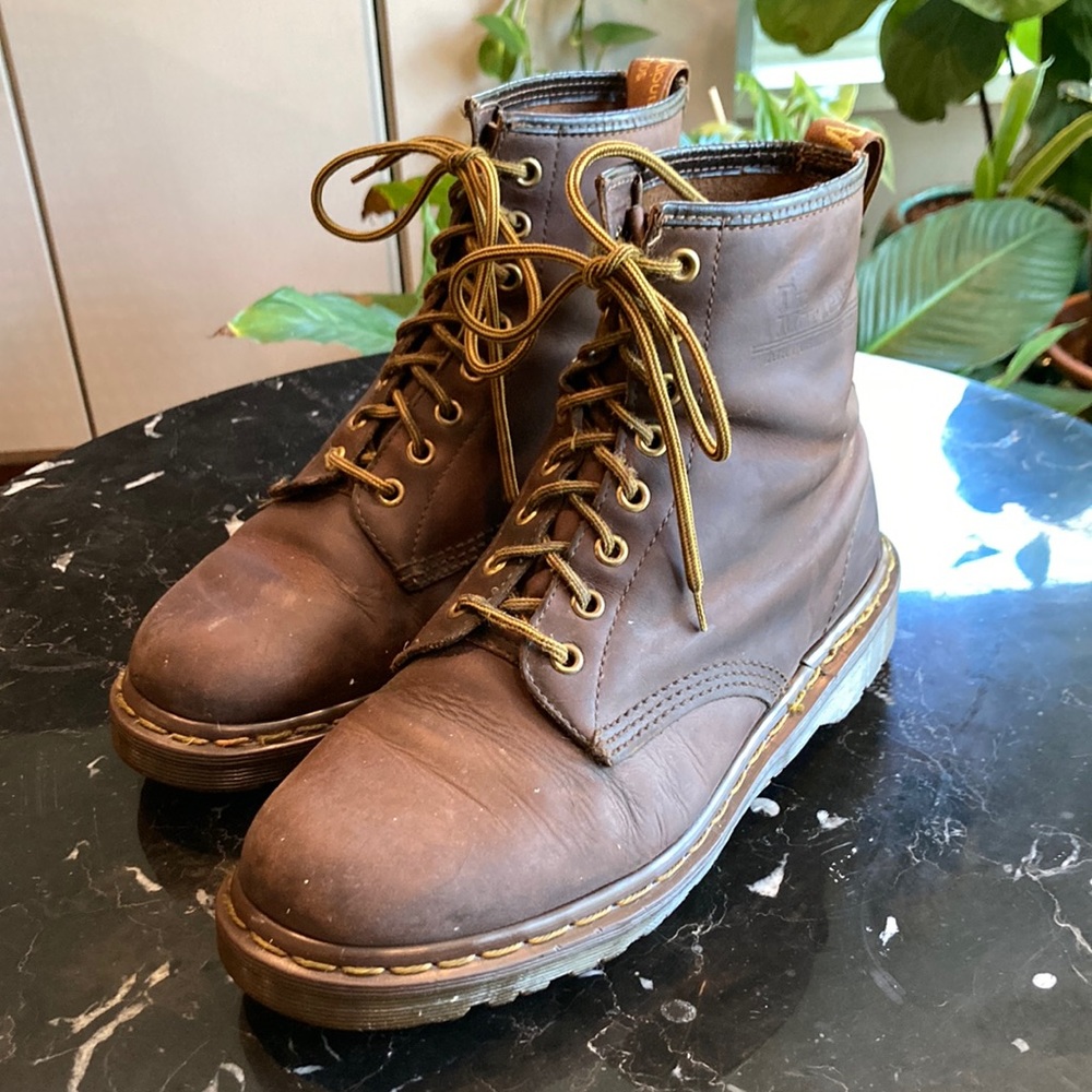 Vintage Brown Leather Dr Marten’s, made in England, size 8 1/2-9